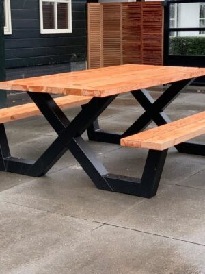 Picknicktafel met stalen X-poot