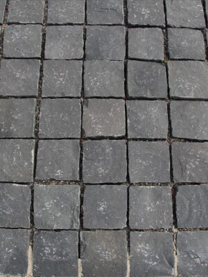 TB Basaltkei Rion 14x14x5-7cm Antraciet